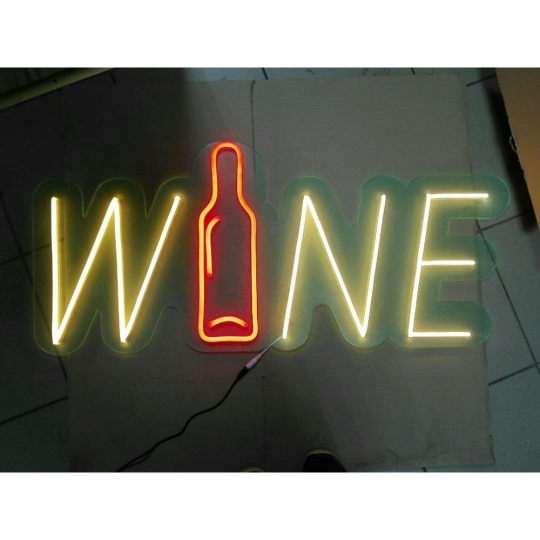 Неонова вивіска "WINE", вино, 1000х440мм